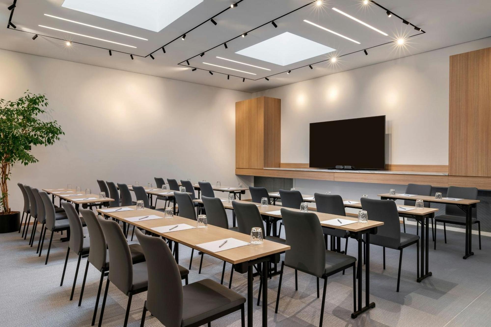 Courtyard By Marriott Biel Bienne Hotel Exterior photo